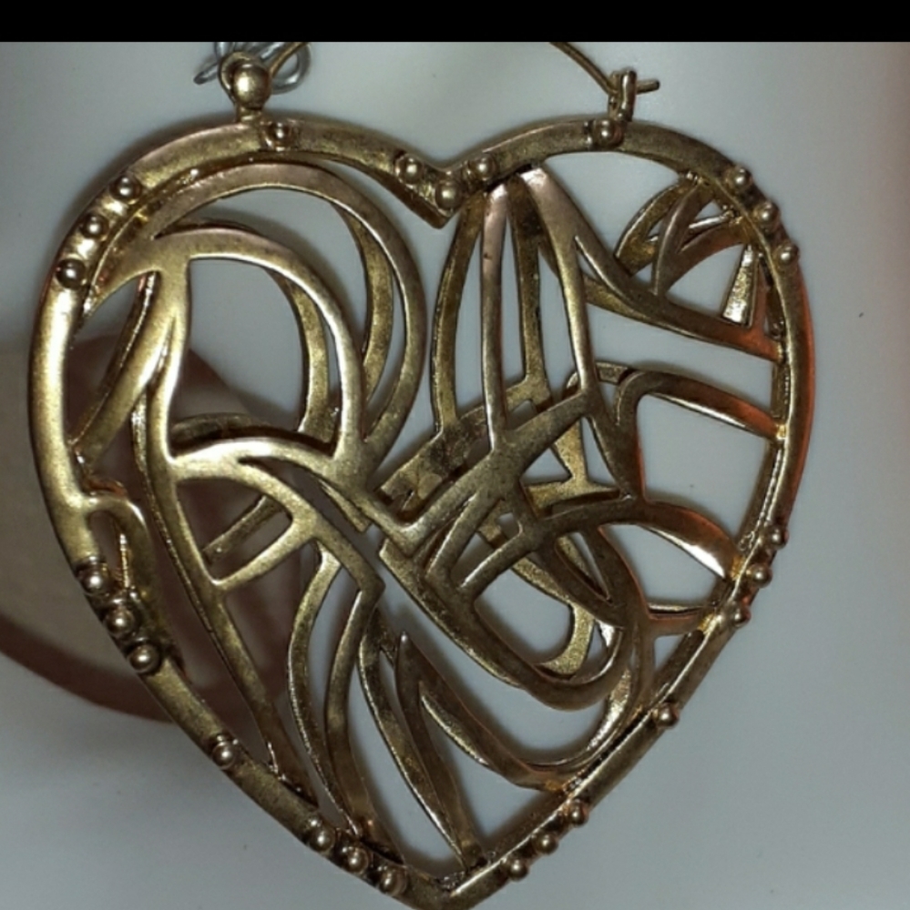 ❤Bold large puffed heart shape earrings.❤